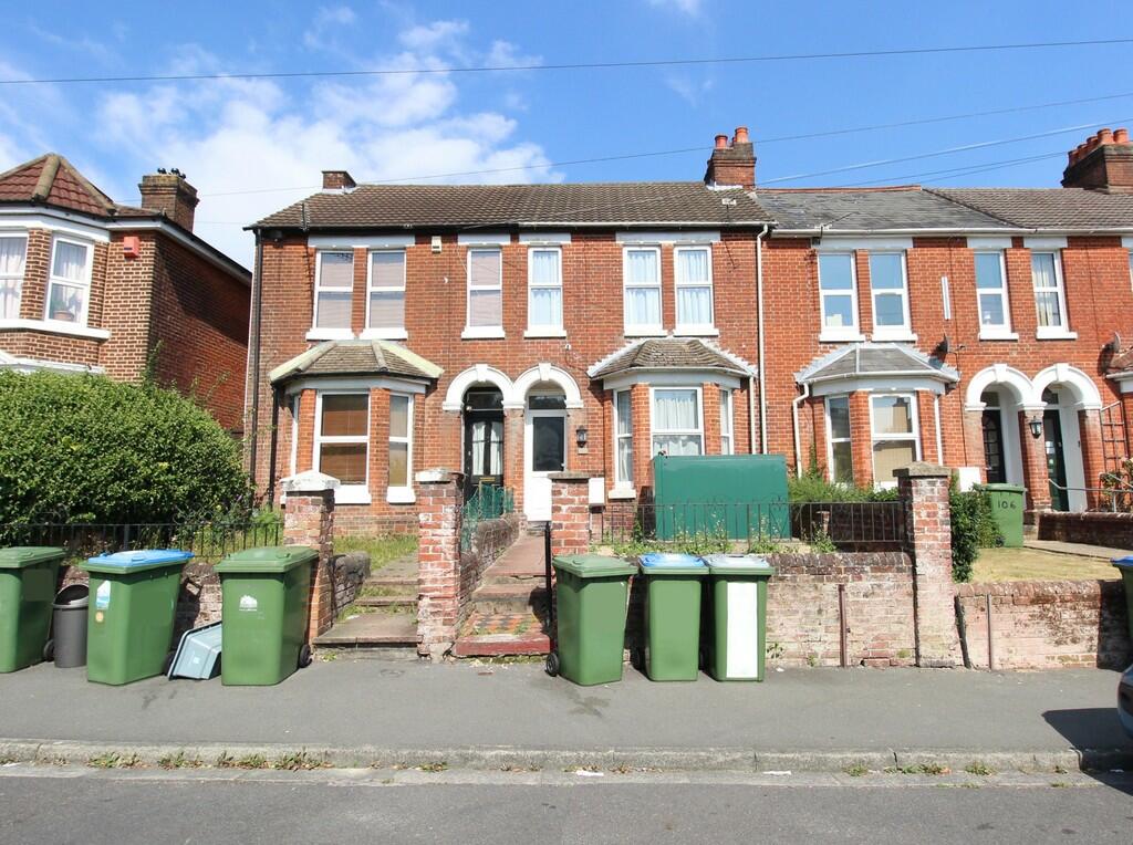 4 bedroom semi-detached house for sale in Broadlands Road, Southampton, SO17