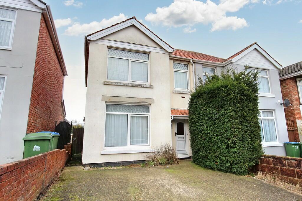4 bedroom semi-detached house for sale in Mayfield Road, Southampton, SO17