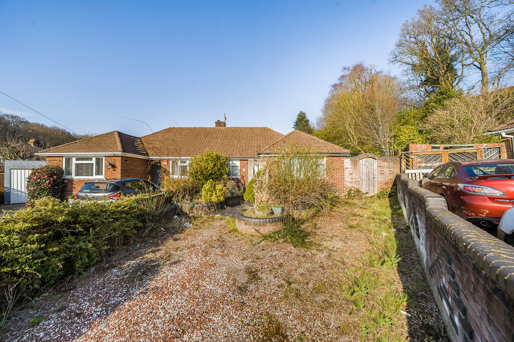 Main image of property: Dale Valley Close, Southampton