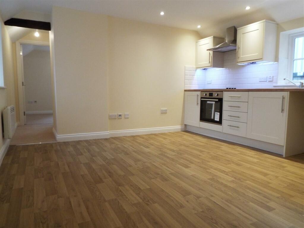 Flat to rent on Mercer Row, Louth