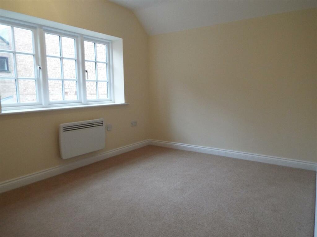Flat to rent on Mercer Row, Louth