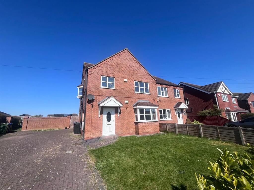 Main image of property: Turnberry Approach, Waltham