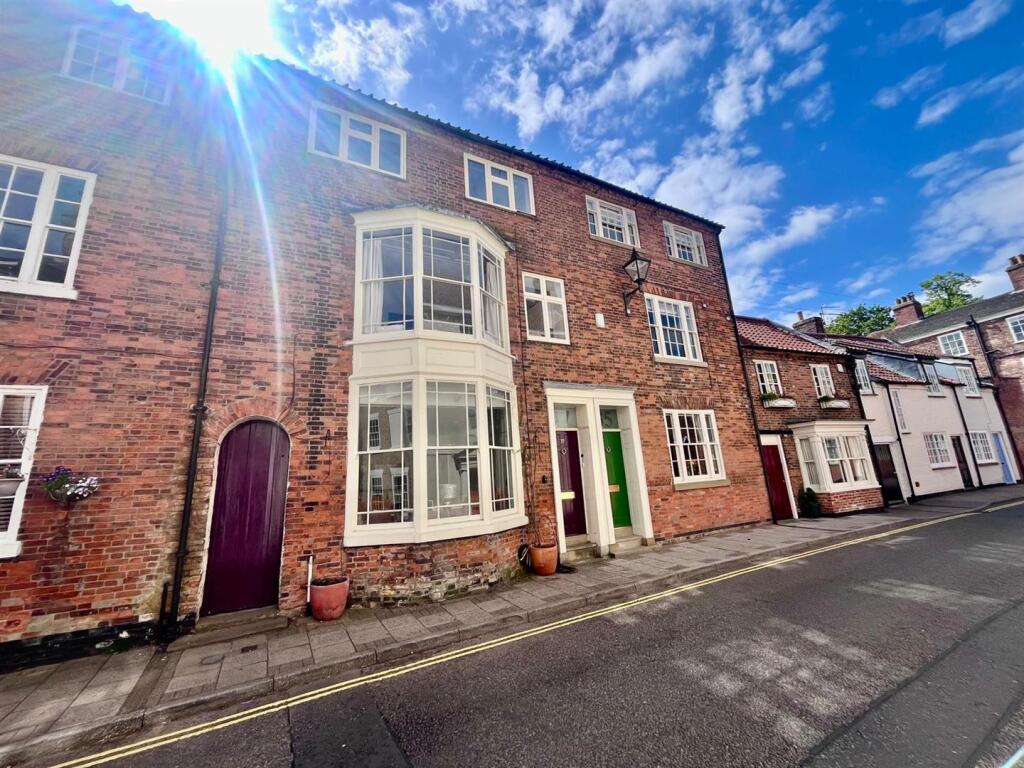 Main image of property: Westgate, Louth