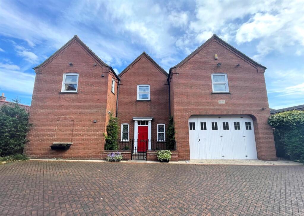 Main image of property: Northgate, Louth