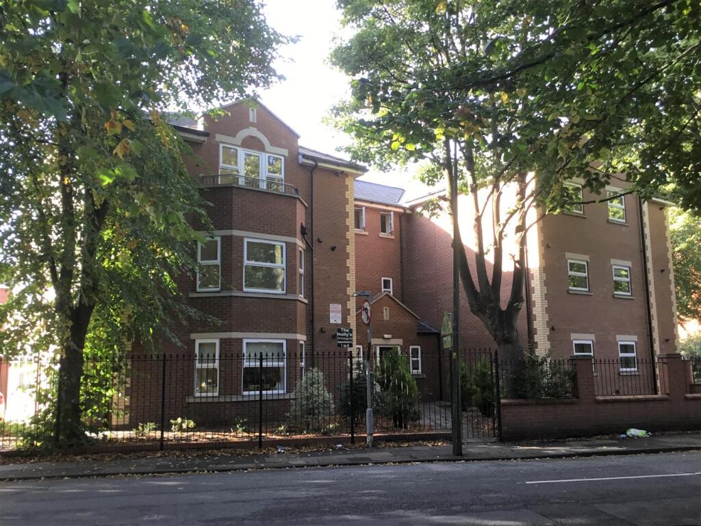 Main image of property: Heneage Road, Grimsby