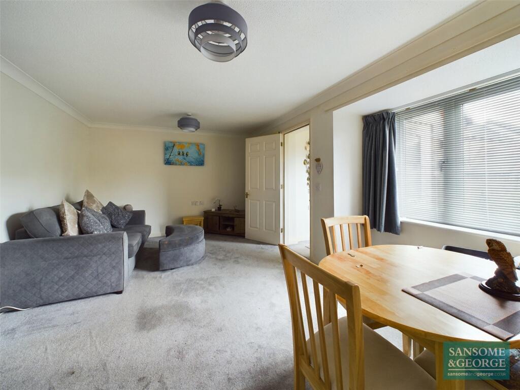2 bedroom apartment for sale in Garrett Close, Kingsclere, Newbury