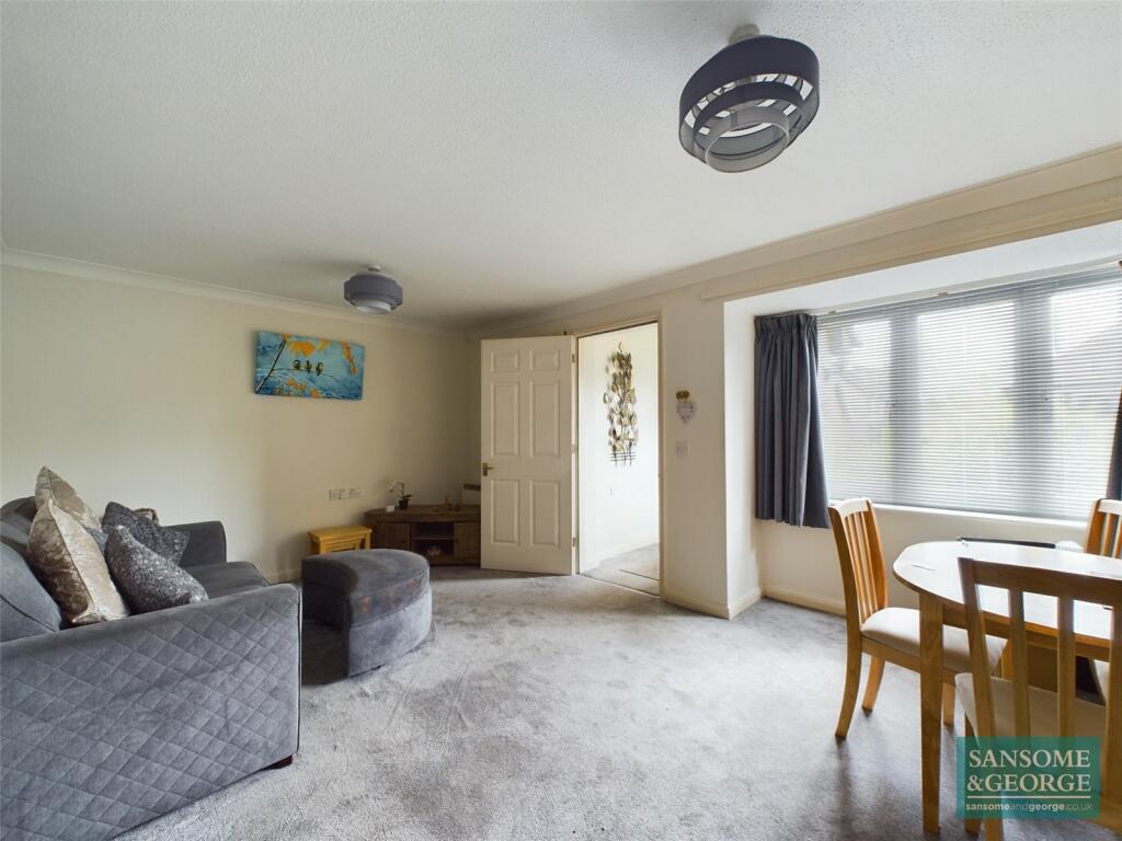 2 bedroom apartment for sale in Garrett Close, Kingsclere, Newbury