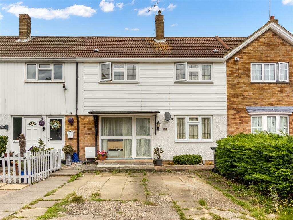 3 bedroom terraced house for sale in Ashwood Road, Potters Bar, EN6