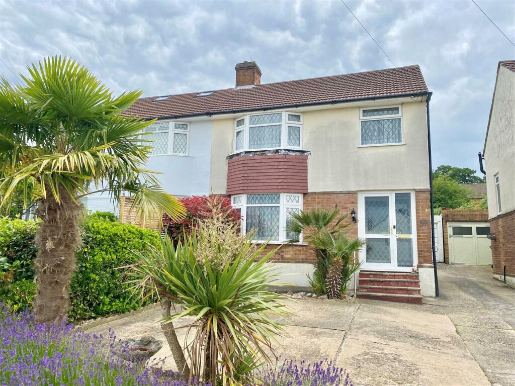 3 bedroom semidetached house for sale in Tempest Avenue, Potters Bar, EN6
