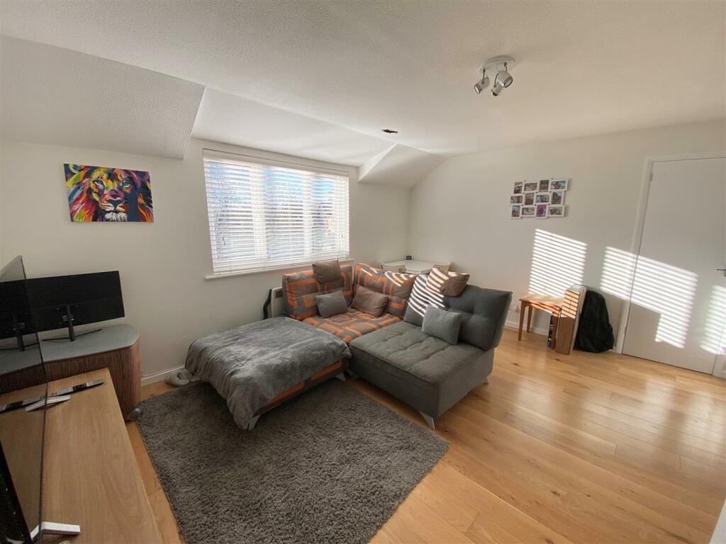 Additional property image - 27  Nash Close