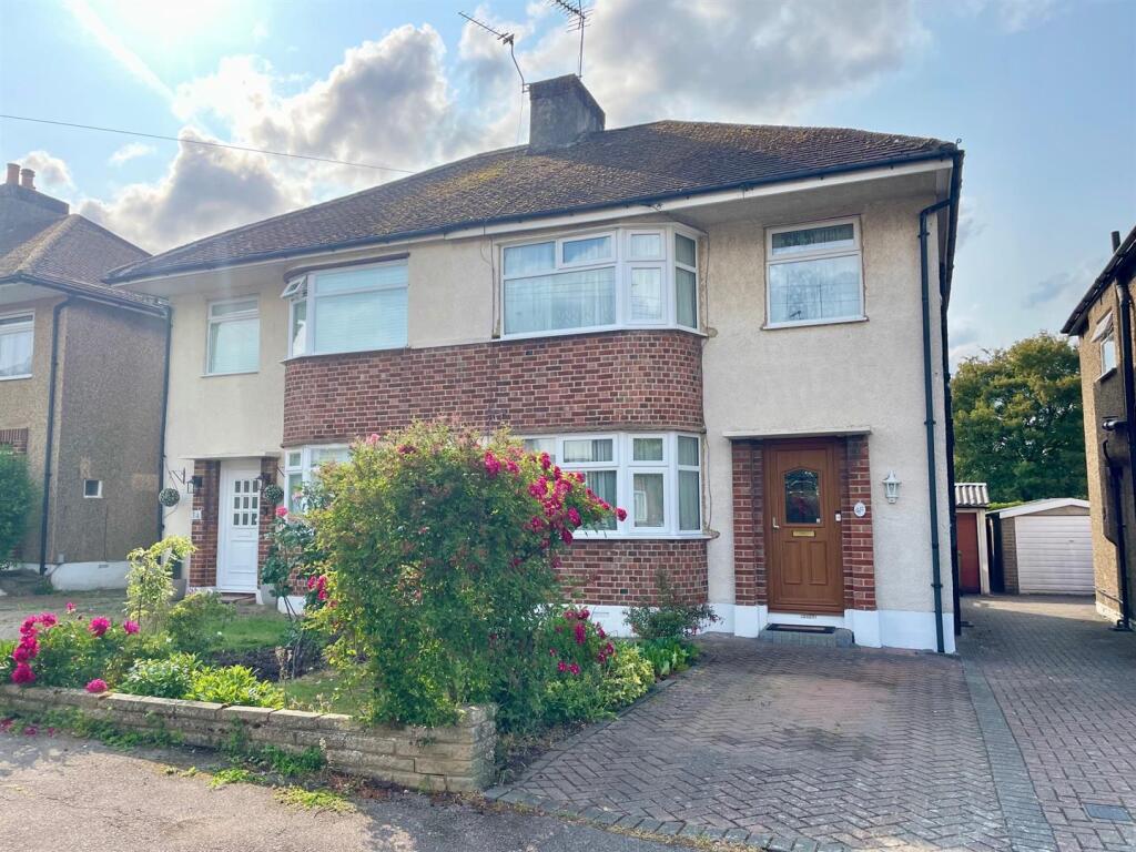 Main image of property: Elmscroft Gardens, Potters Bar