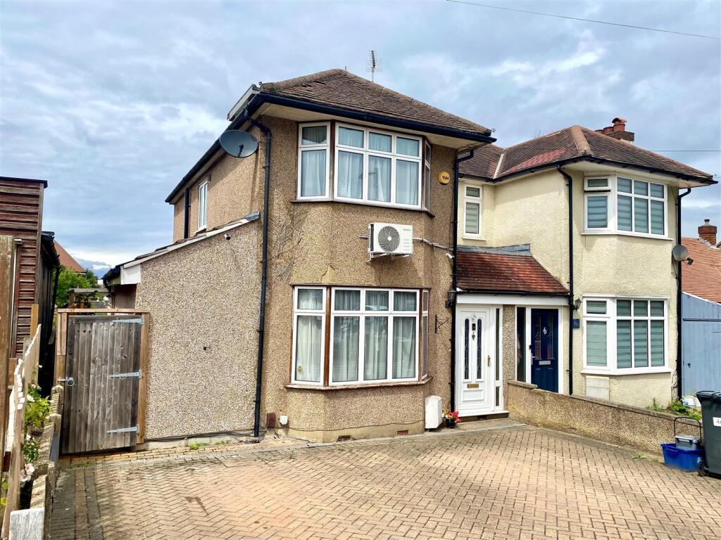 Main image of property: Park Avenue, Potters Bar