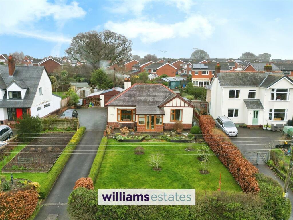 3 bedroom bungalow for sale in Llanfair Road, Ruthin, LL15