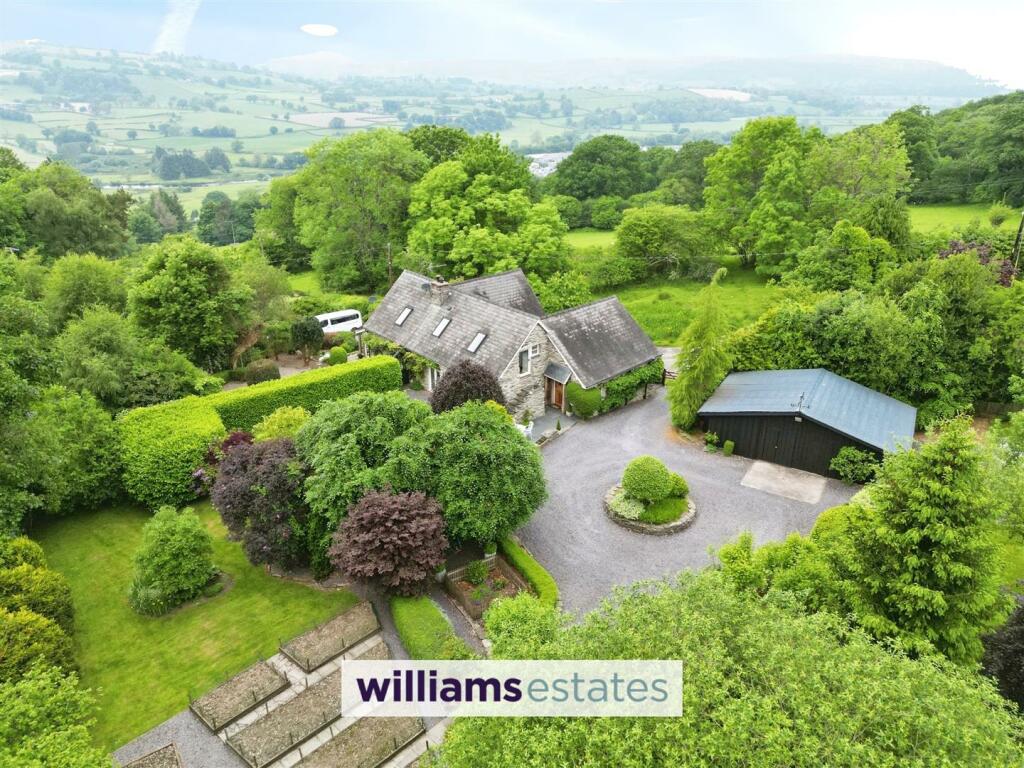 3 bedroom character property for sale in Cynwyd, Corwen, LL21