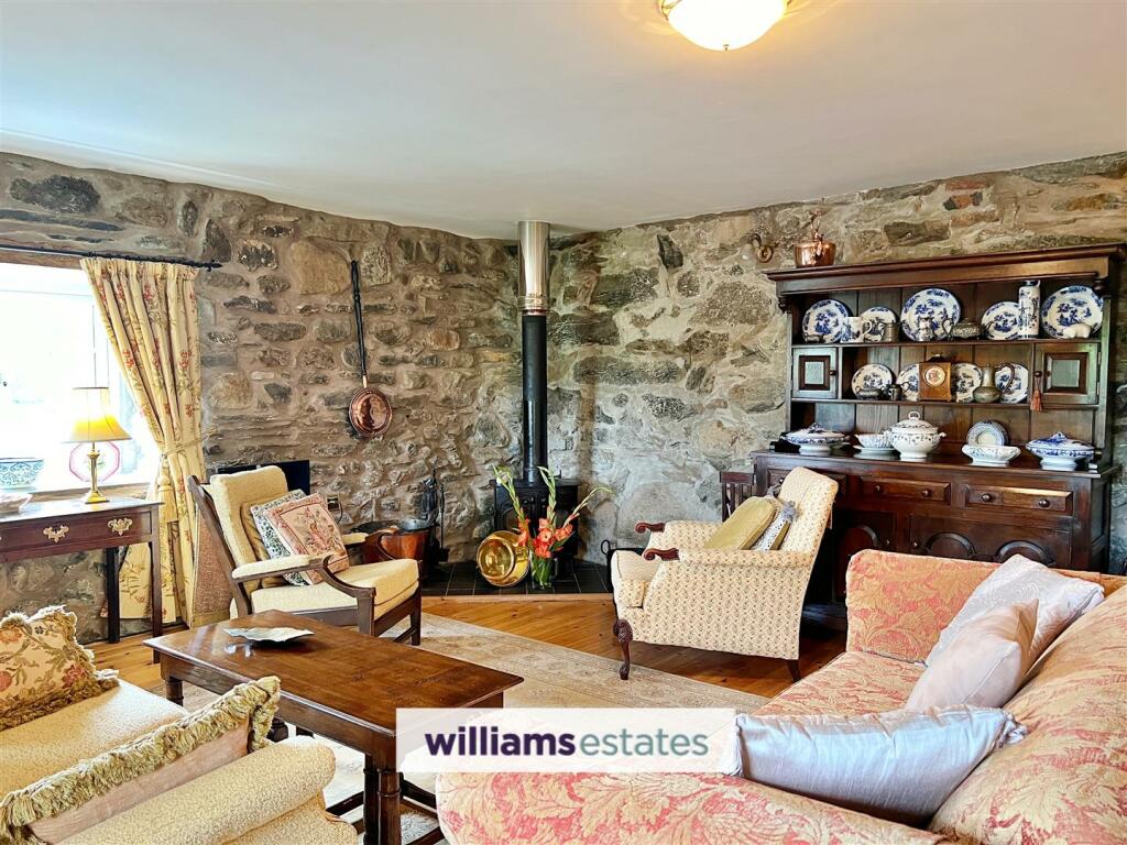 Main image of property: Corwen