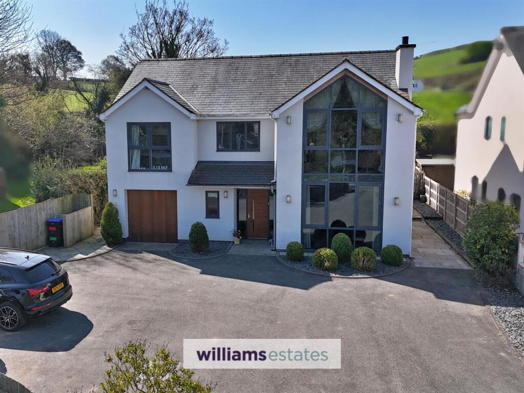 Main image of property: Galltegfa