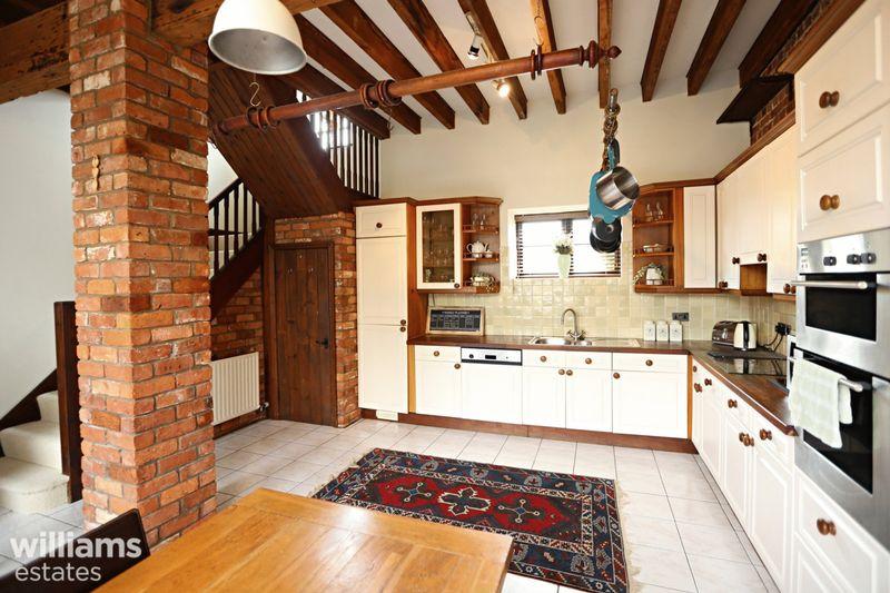 4 bedroom barn conversion for sale in Hengoed, Oswestry, SY10