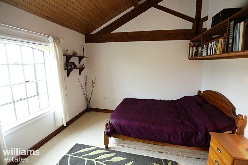 4 bedroom barn conversion for sale in Hengoed, Oswestry, SY10