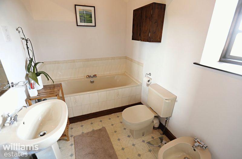 4 bedroom barn conversion for sale in Hengoed, Oswestry, SY10