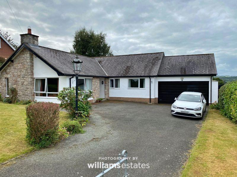 3 bedroom detached bungalow for sale in Pentre Celyn, Ruthin, LL15