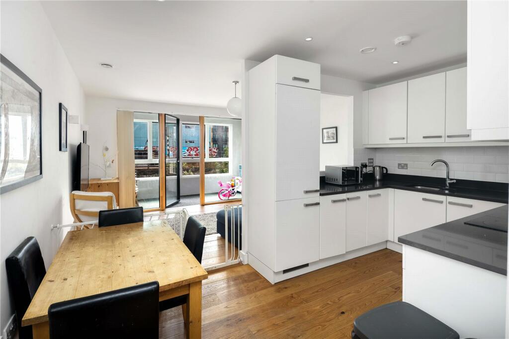 2 bedroom flat for sale in Cotherstone Court, 25 Mint Street, London, E2