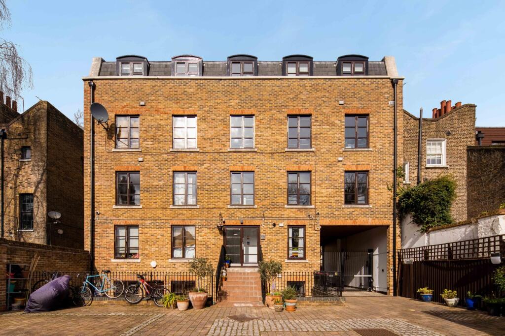 Main image of property: Cable Street, London, E1