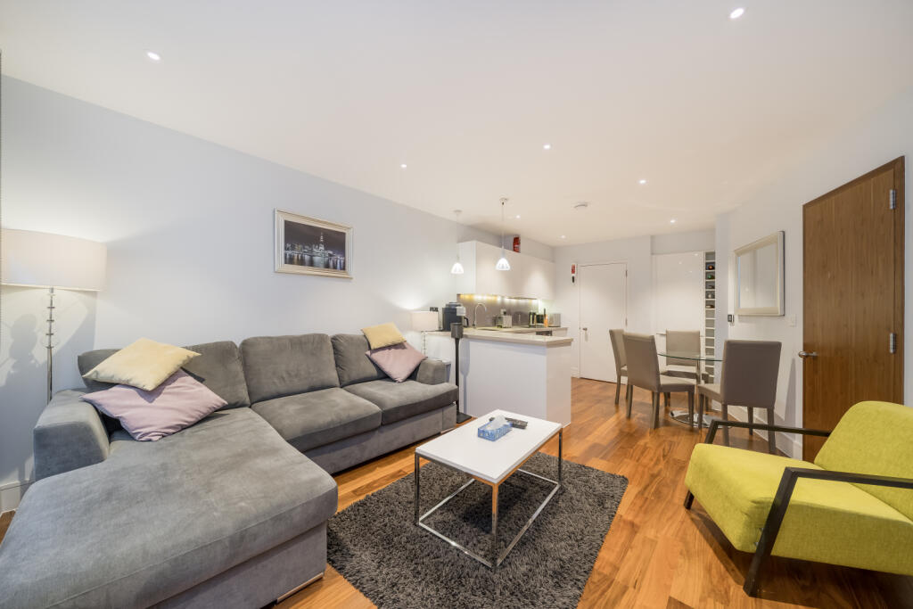 Main image of property: Lovat Lane, London, EC3R