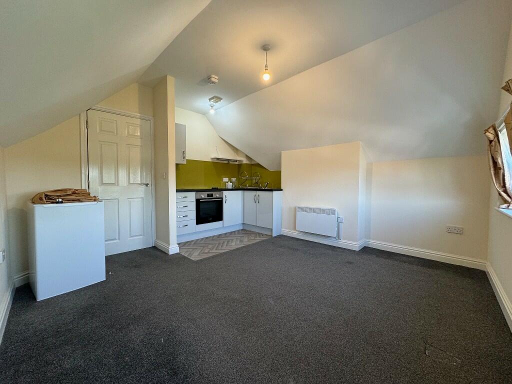 Main image of property: Poplar Avenue, Birmingham, B17