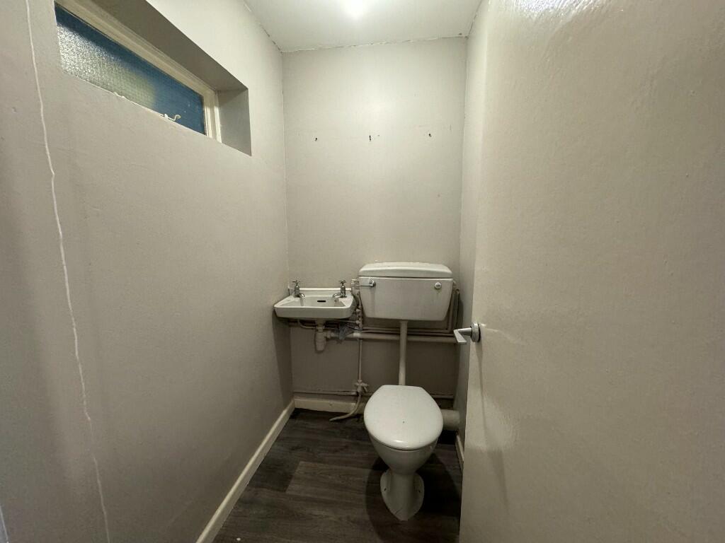 Additional property image - Merton Close, Oldbury, West Midlands, B68
