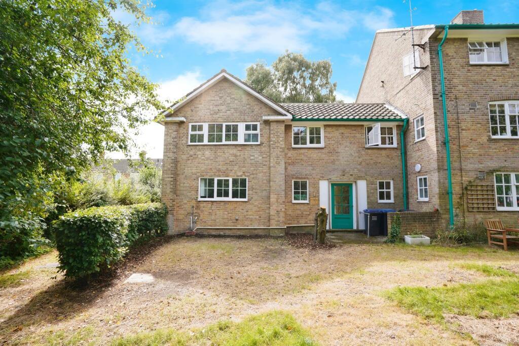 Main image of property: Knightsfield, WELWYN GARDEN CITY