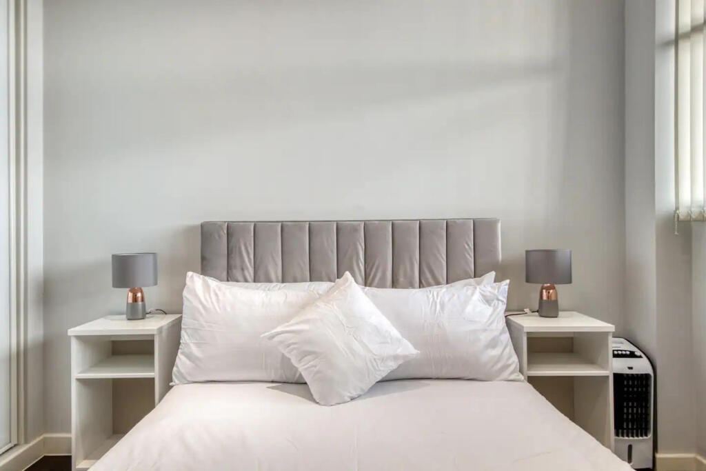 1 bedroom apartment for rent in Bath Road, Harlington, HAYES, UB3