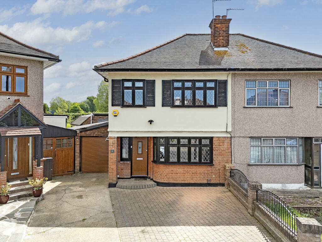Main image of property: Lynwood Close, Collier Row, RM5