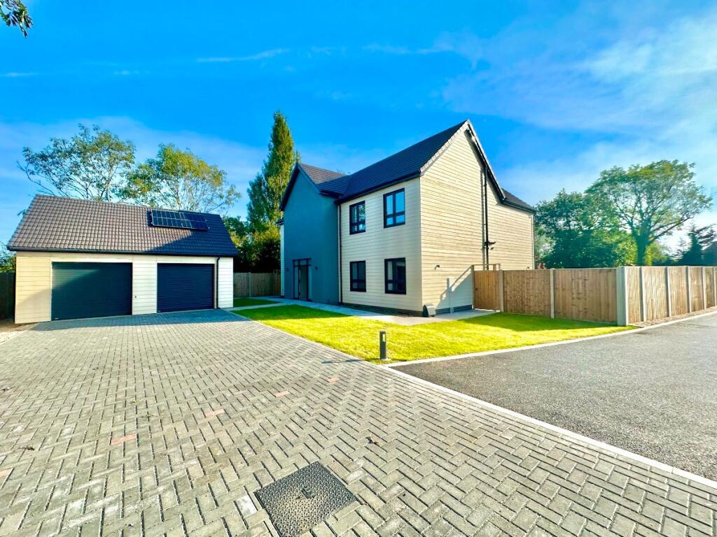 Main image of property: Barn Farm, Cranfield Park Road, Wickford