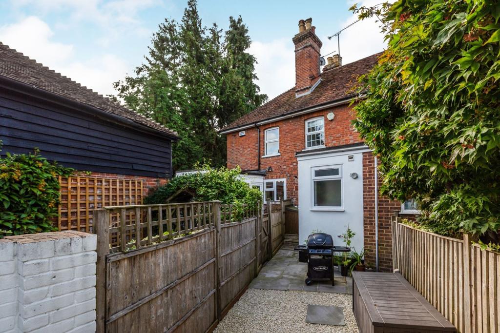 2 bedroom terraced house for sale in Chipstead Lane, Sevenoaks, TN13