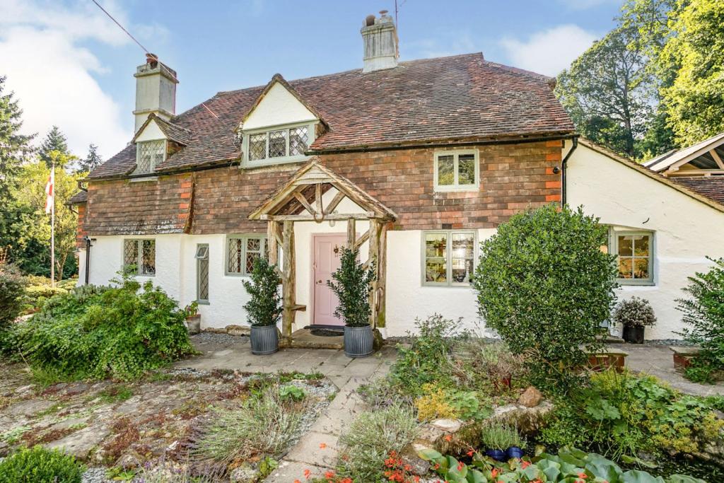 4 bedroom country house for sale in Coldharbour, Dorking, RH5