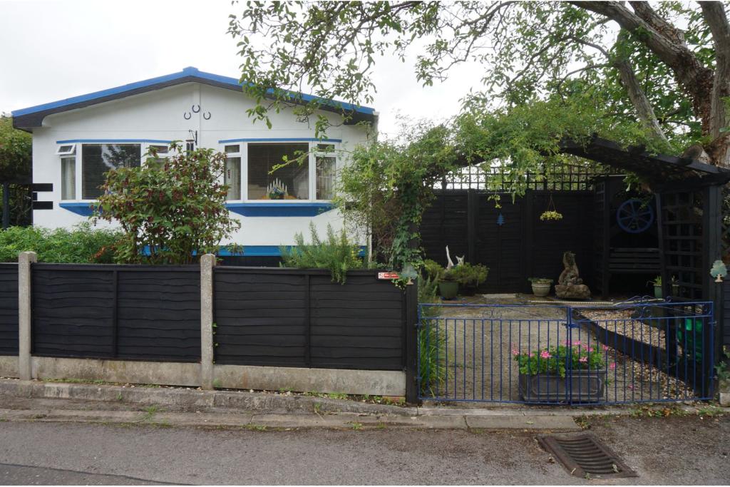 2 bedroom park home for sale in Naish Estate, New Milton, BH25