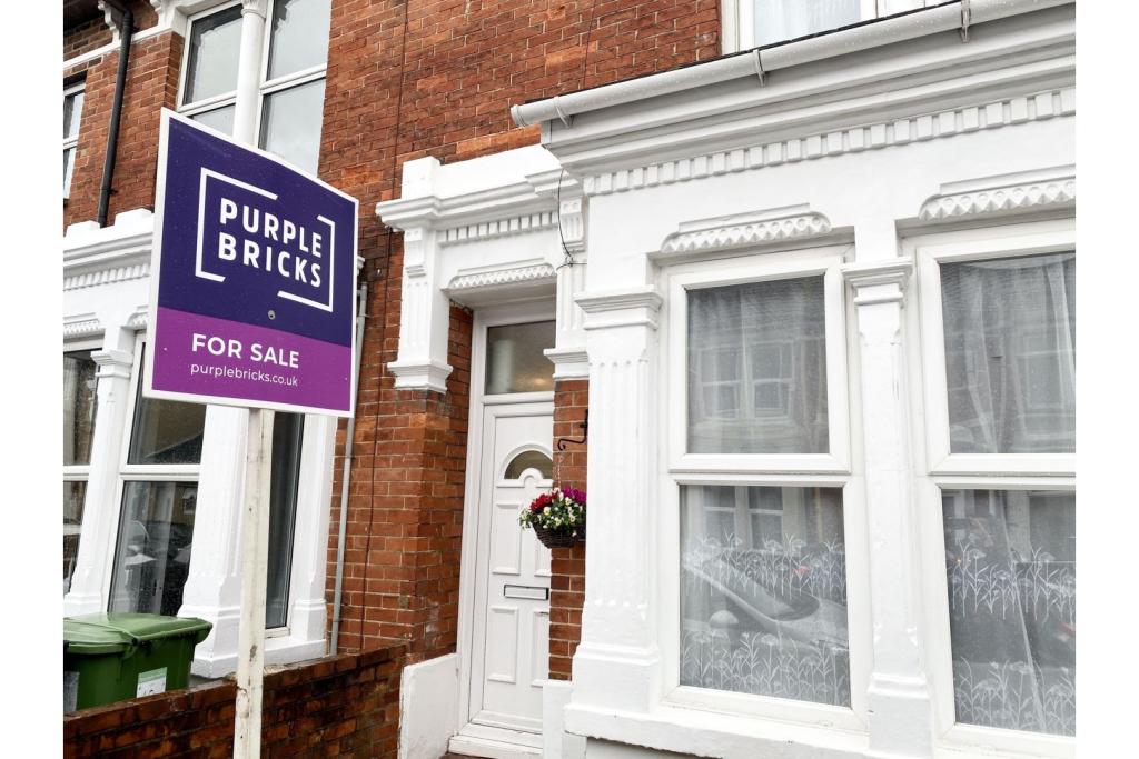 3 bedroom terraced house for sale in Munster Road, Portsmouth, PO2