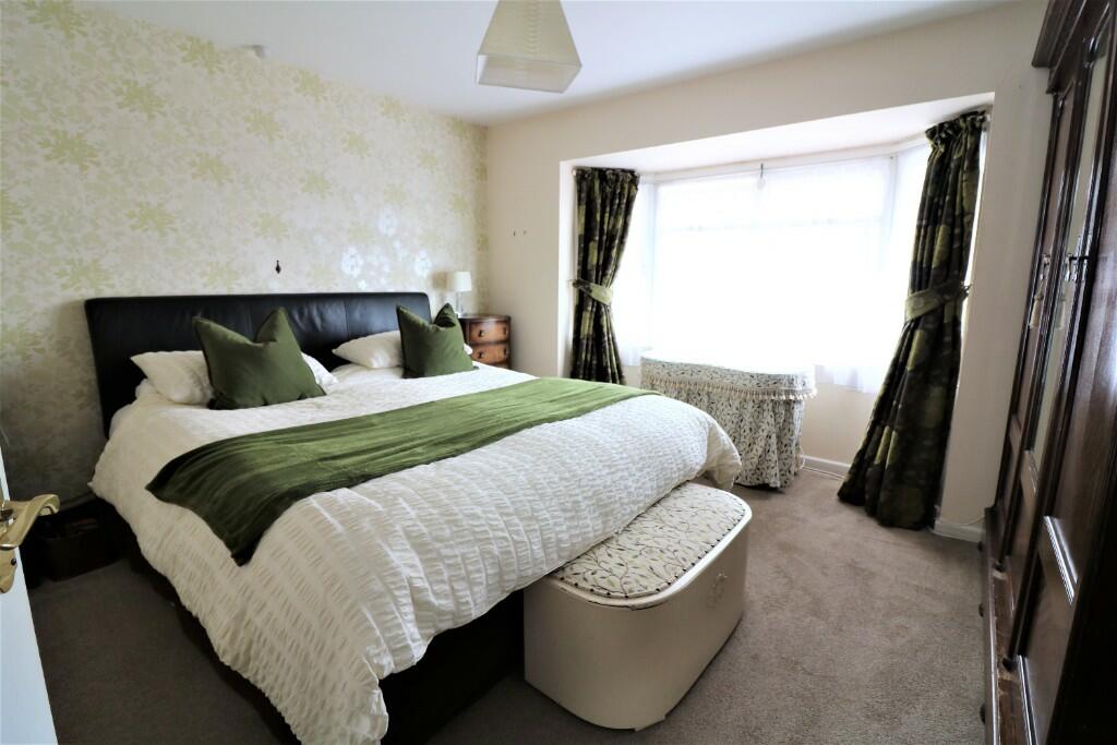 5 bedroom detached house for sale in Holloway, Pershore, Worcestershire