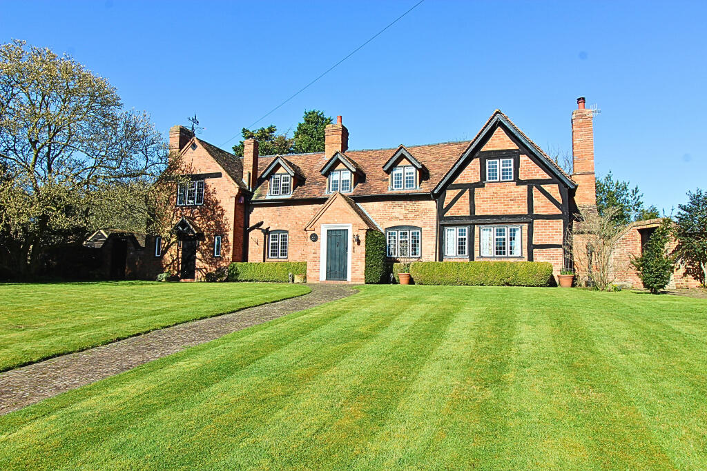 Main image of property: Hill Cottage, Rectory Lane, Upton Warren, Bromsgrove, Worcestershire