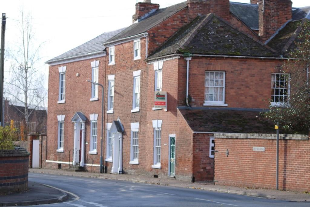5 bedroom town house for sale in 1 Abbey Place, Defford Road, Pershore