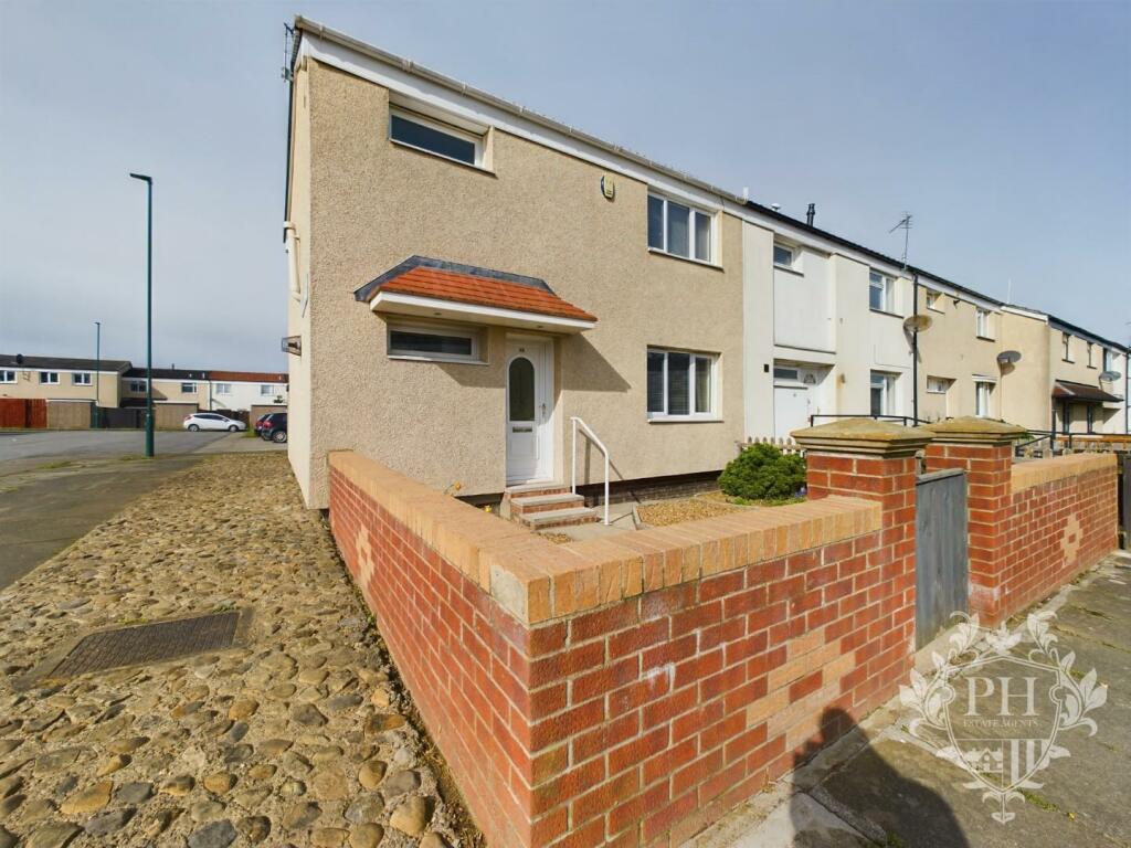 3 bedroom end of terrace house for sale in Ainsford Way, Ormesby