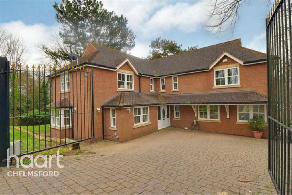 5 bedroom detached house for rent in Arbour Lane, Chelmsford, CM1