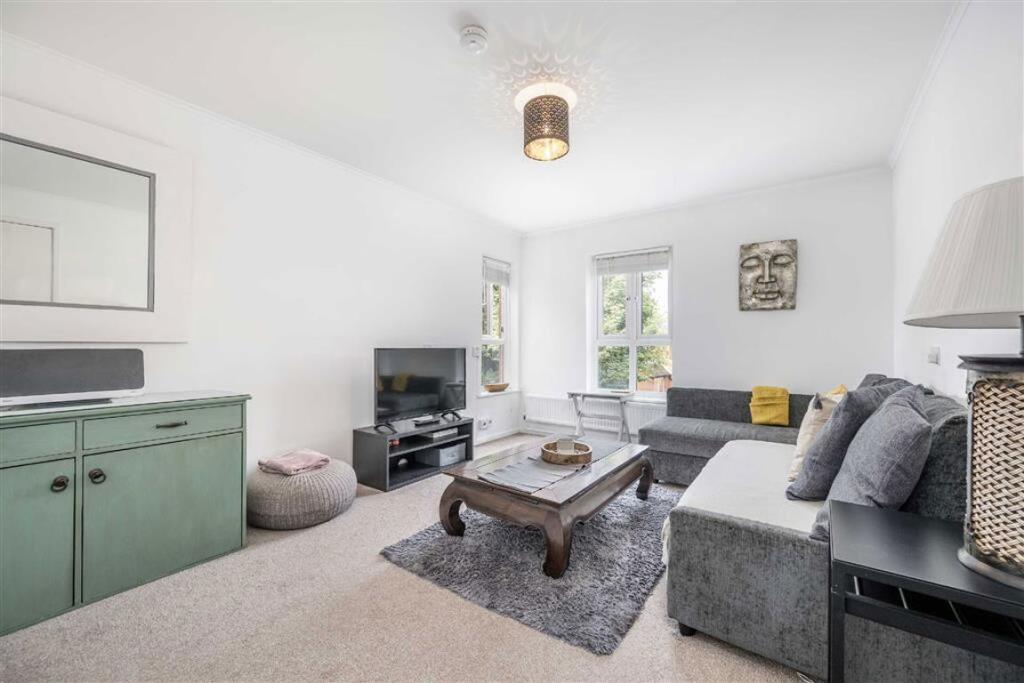 Main image of property: Wheatsheaf Lane, London