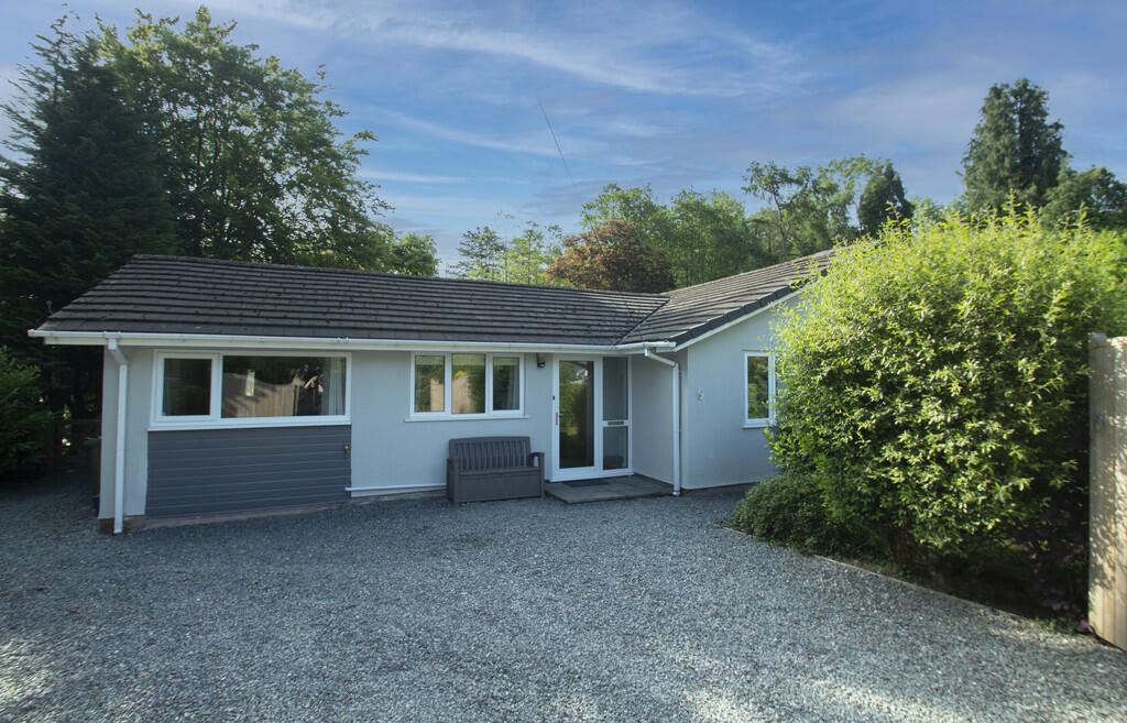 4 bedroom detached bungalow for sale in Landing Close, Lakeside