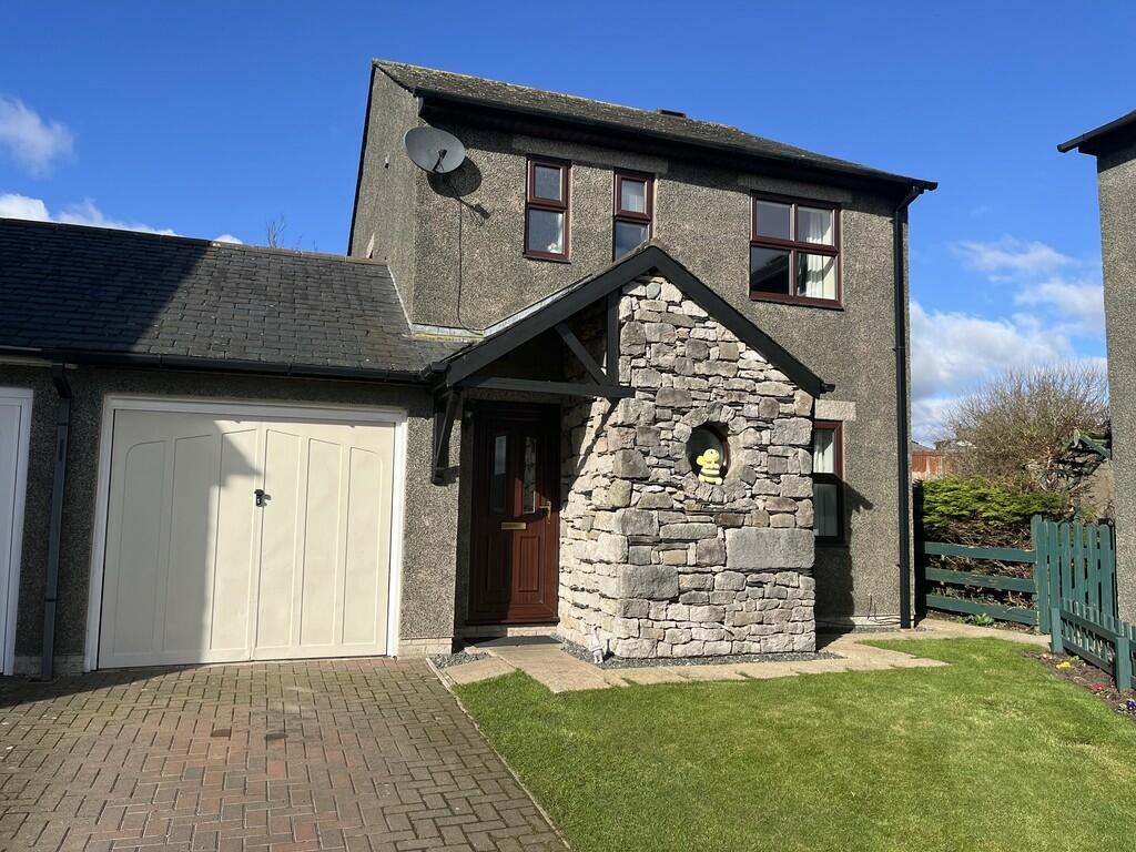 3 bedroom link detached house for sale in Low House Gardens, Little
