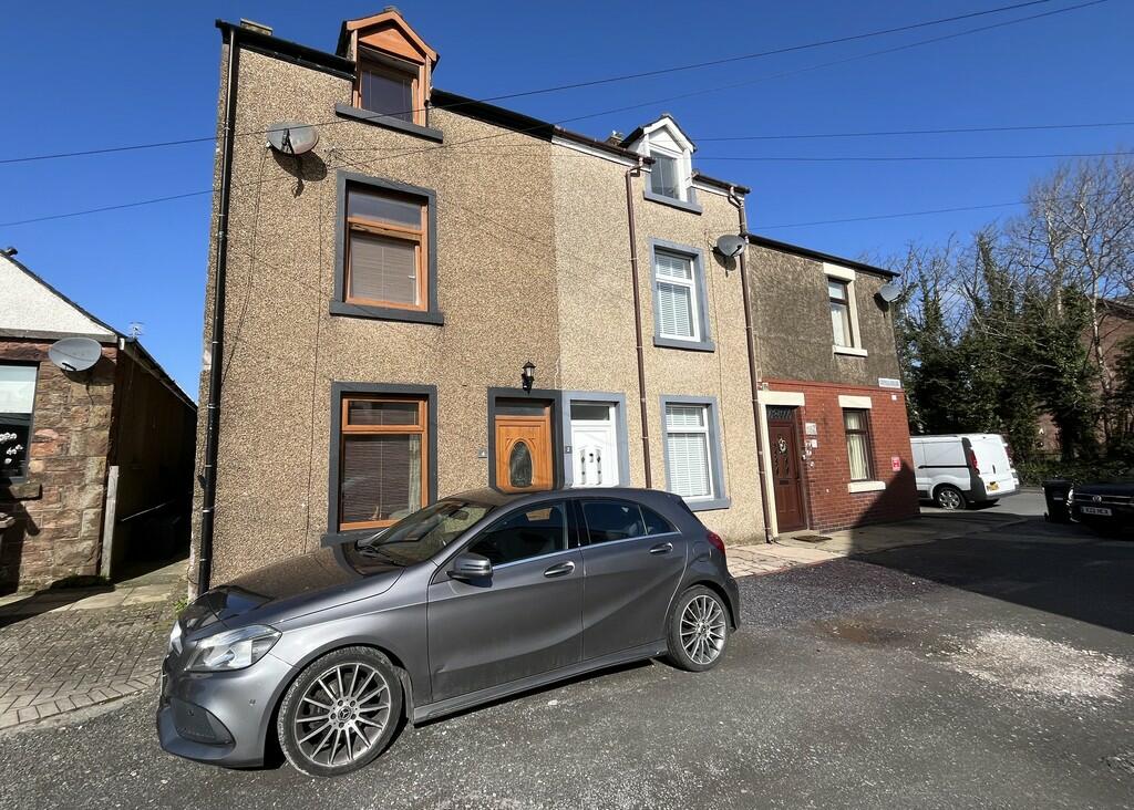 4 bedroom end of terrace house for sale in Crossley Street, Askamin