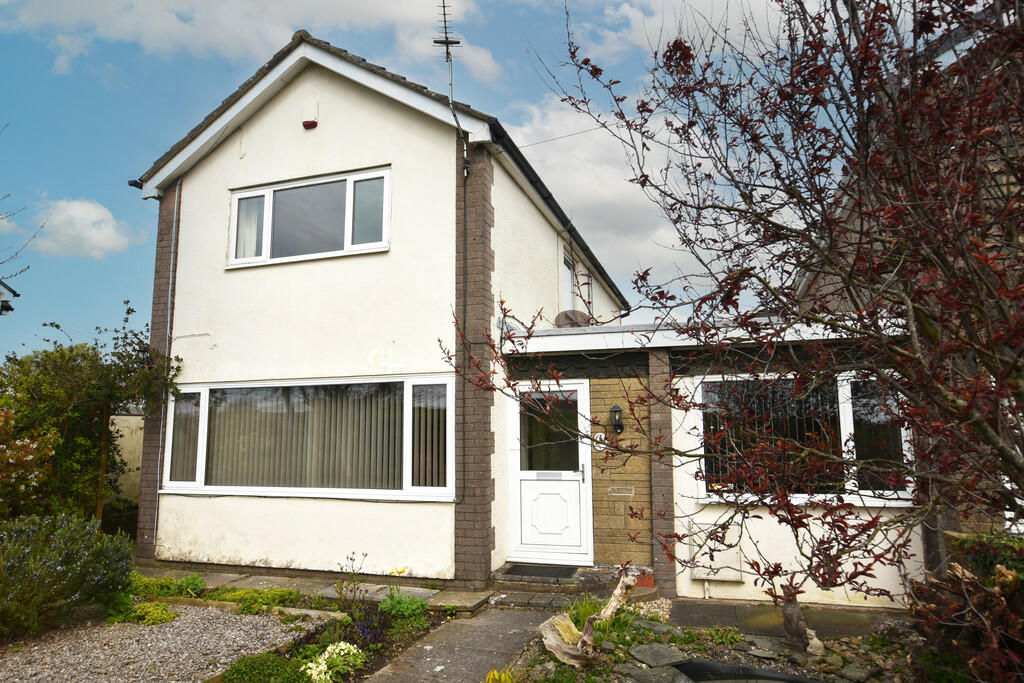 5 bedroom link detached house for sale in Parkhead Road, Ulverston