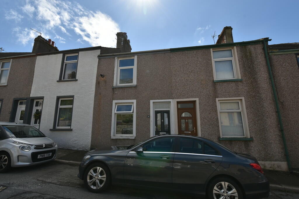 2 bedroom terraced house for sale in Lancaster Street, Daltonin