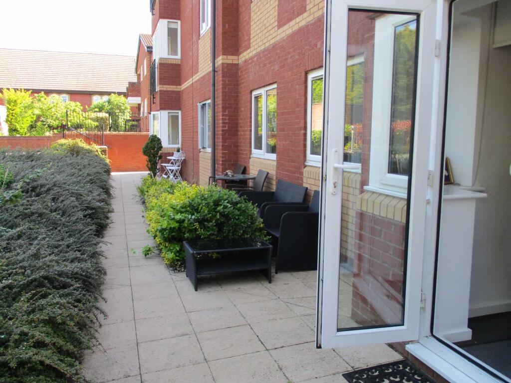 Main image of property: Lulworth Road, Birkdale, PR8 2AW