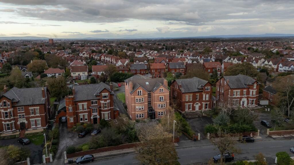 Main image of property: Park Avenue, Southport, PR9 9LS